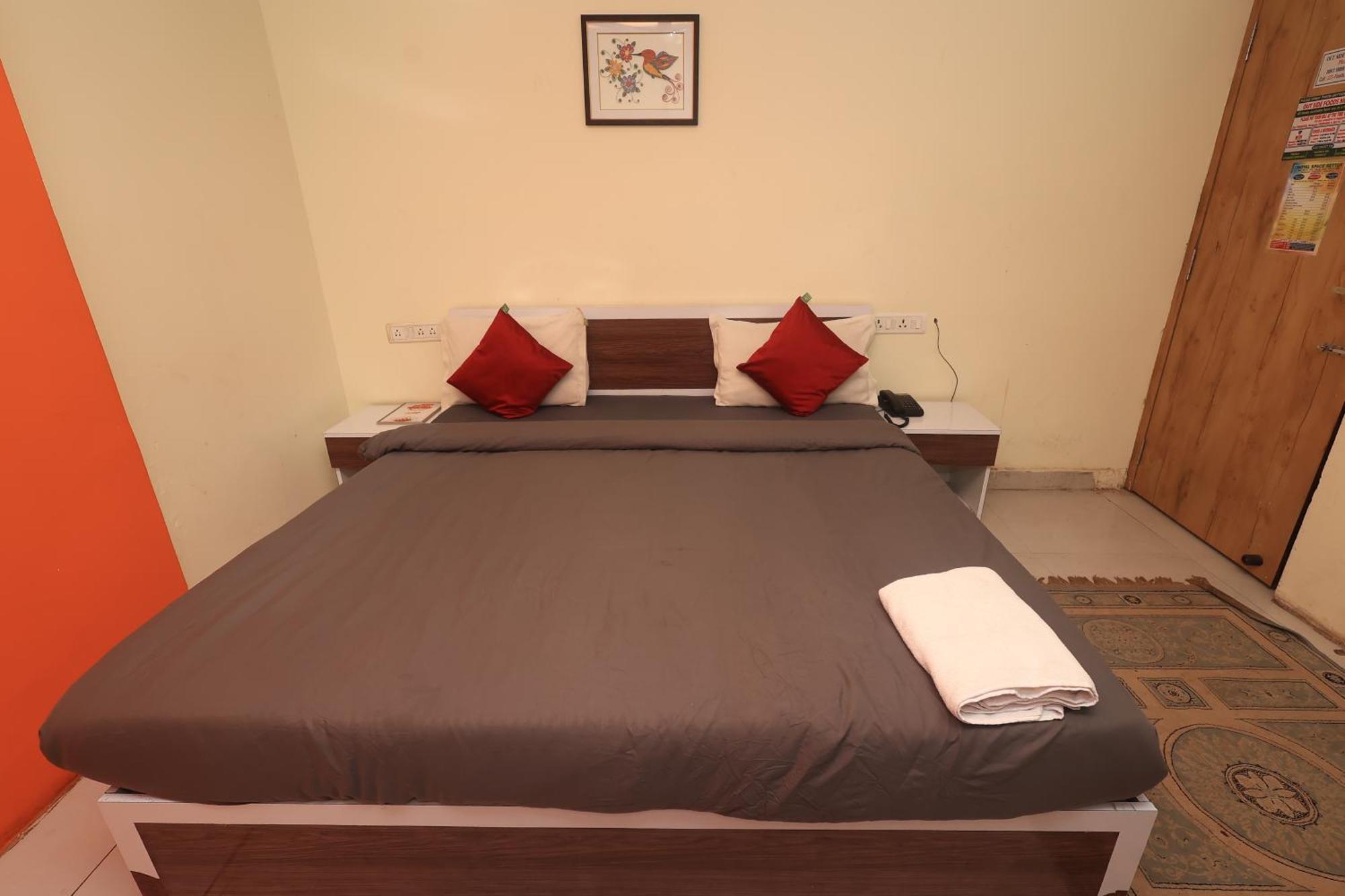 Hotel Space Setter Bhubaneswar Exteriör bild